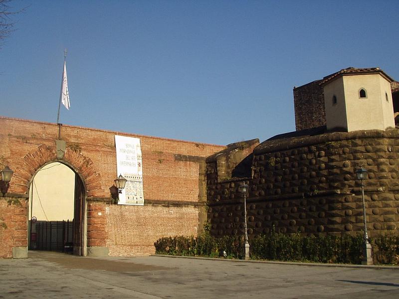 Teilnahme an der Biennale Firenze 2005
- das Tor zur "Fortezza da Basso"
